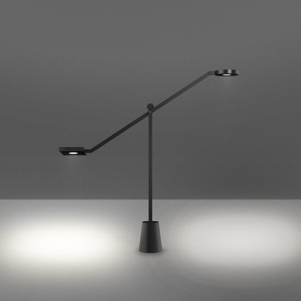 Artemide Equilibrist Lampada da tavolo