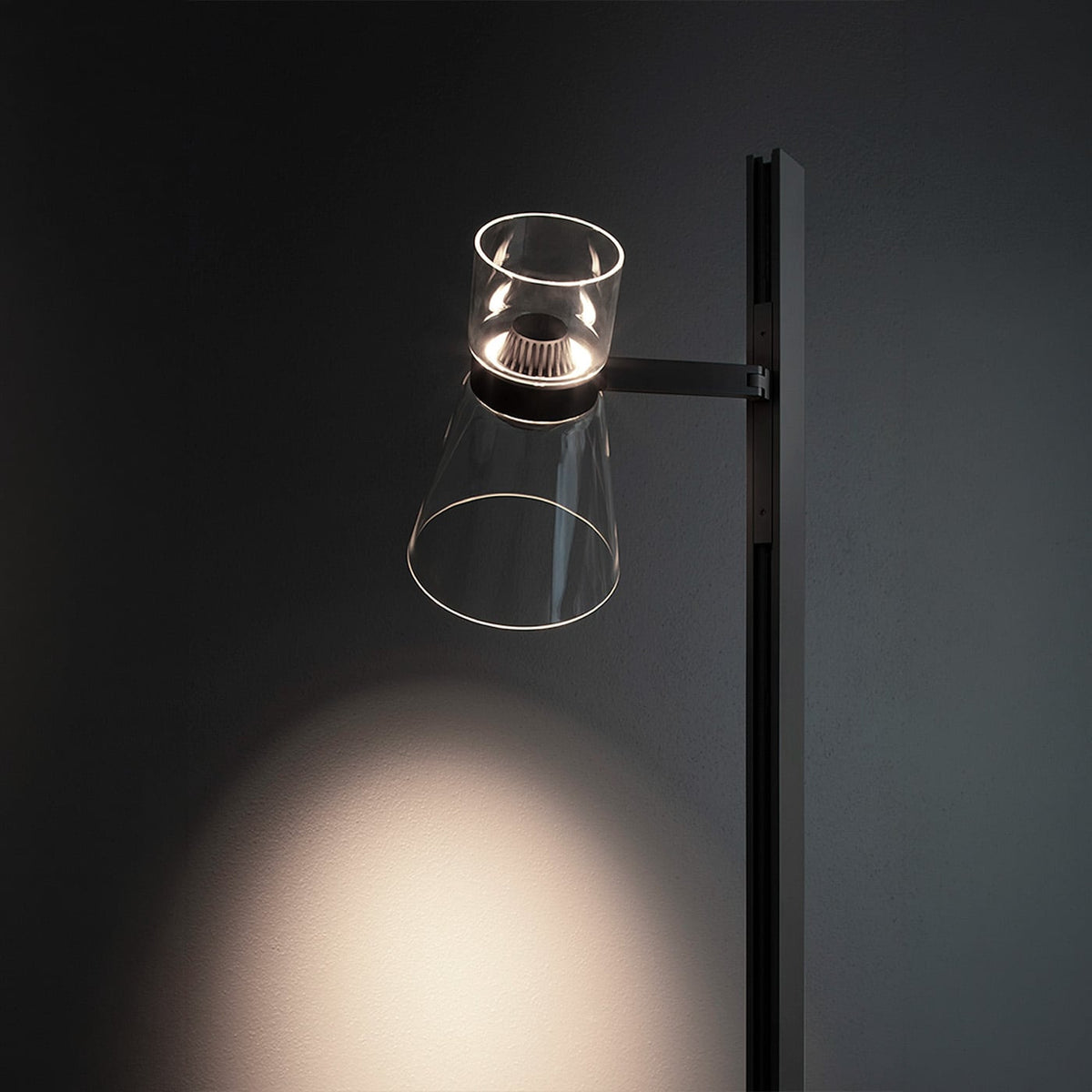 Flos Nocturne Cone Piantana