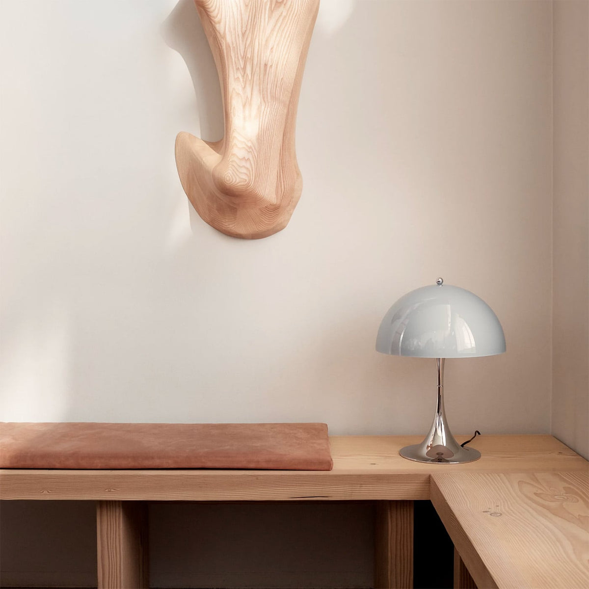 Louis Poulsen Panthella 320 Lampada da tavolo