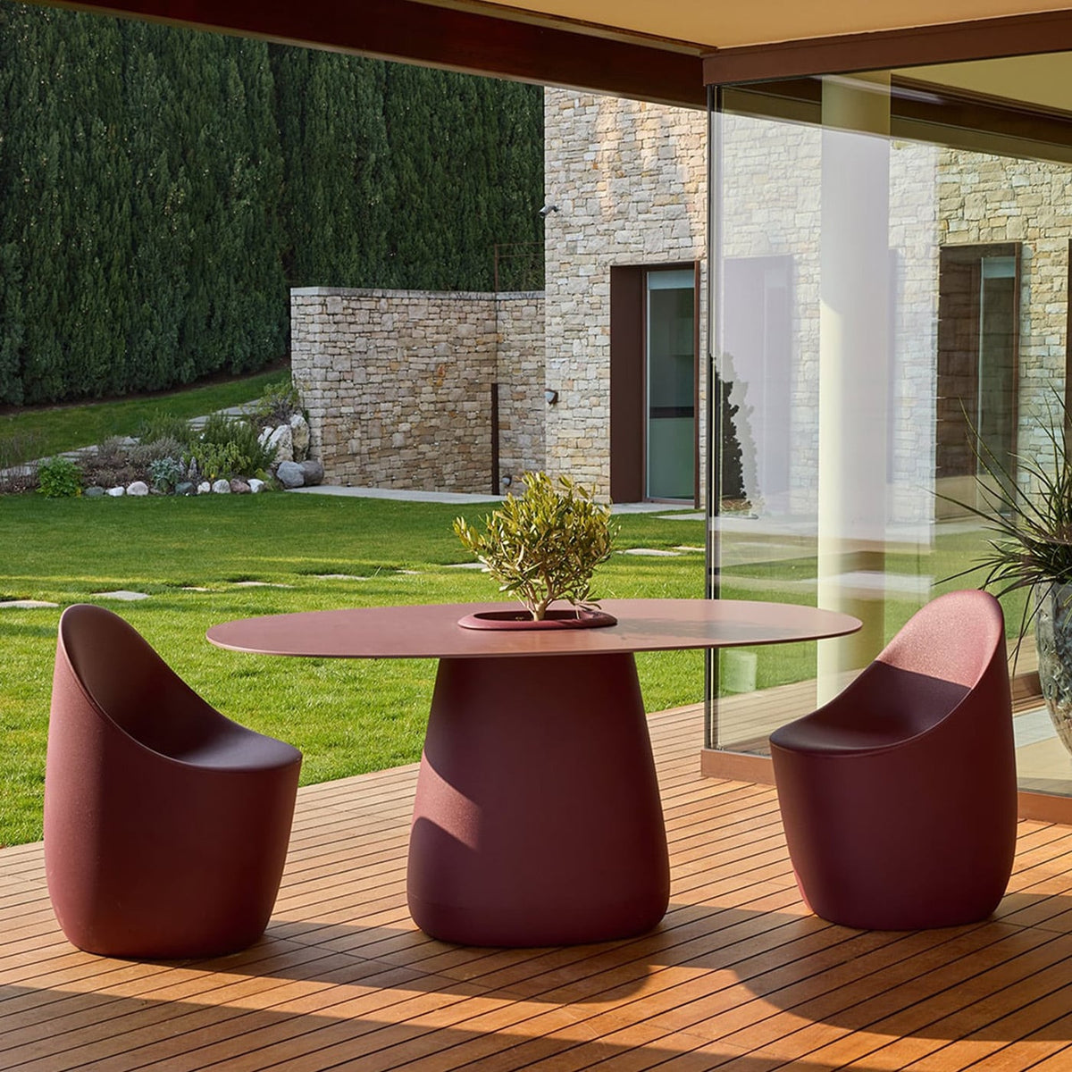 Qeeboo Cobble Tavolo ovale in HPL con secchiello