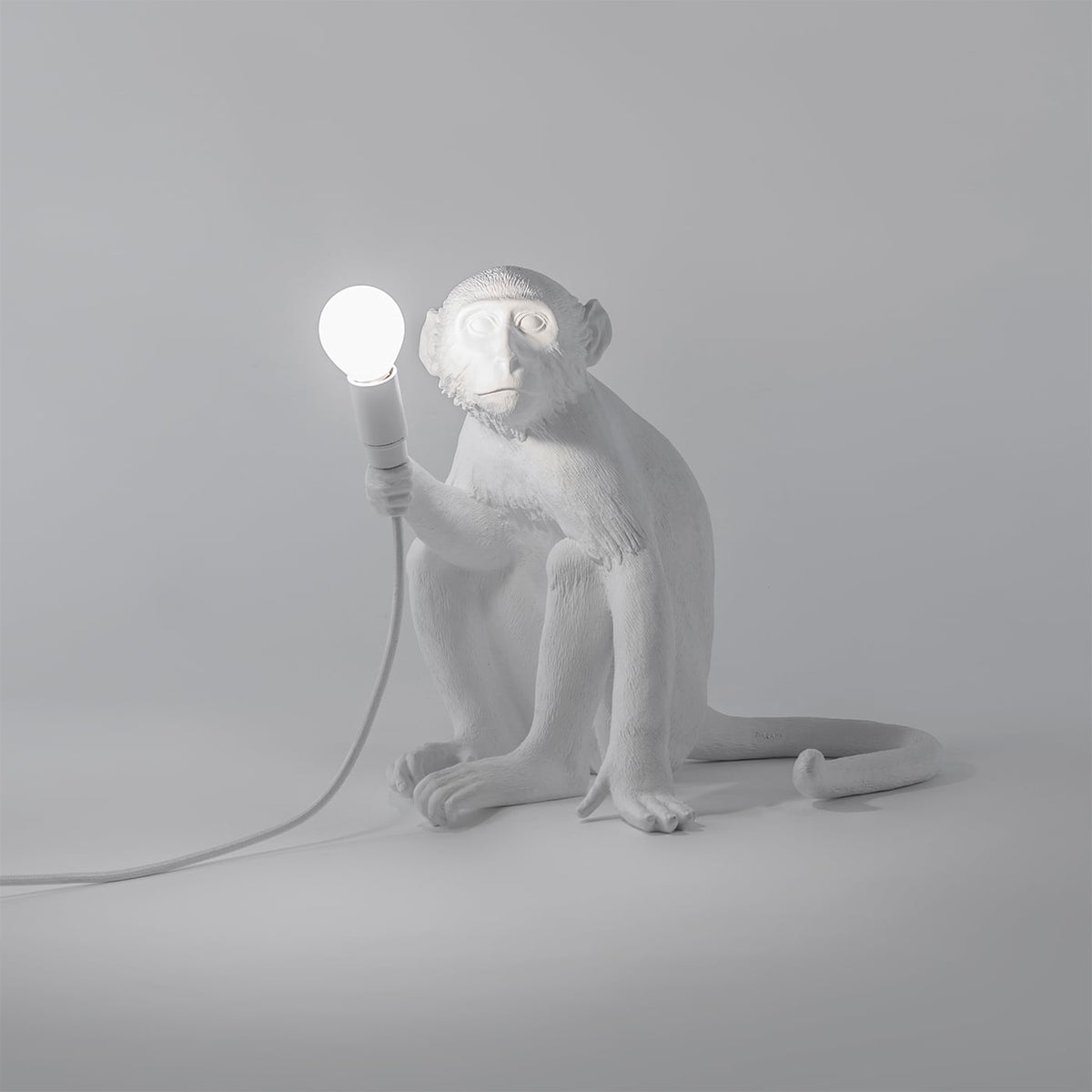 Seletti Monkey Sitting Lampada da terra