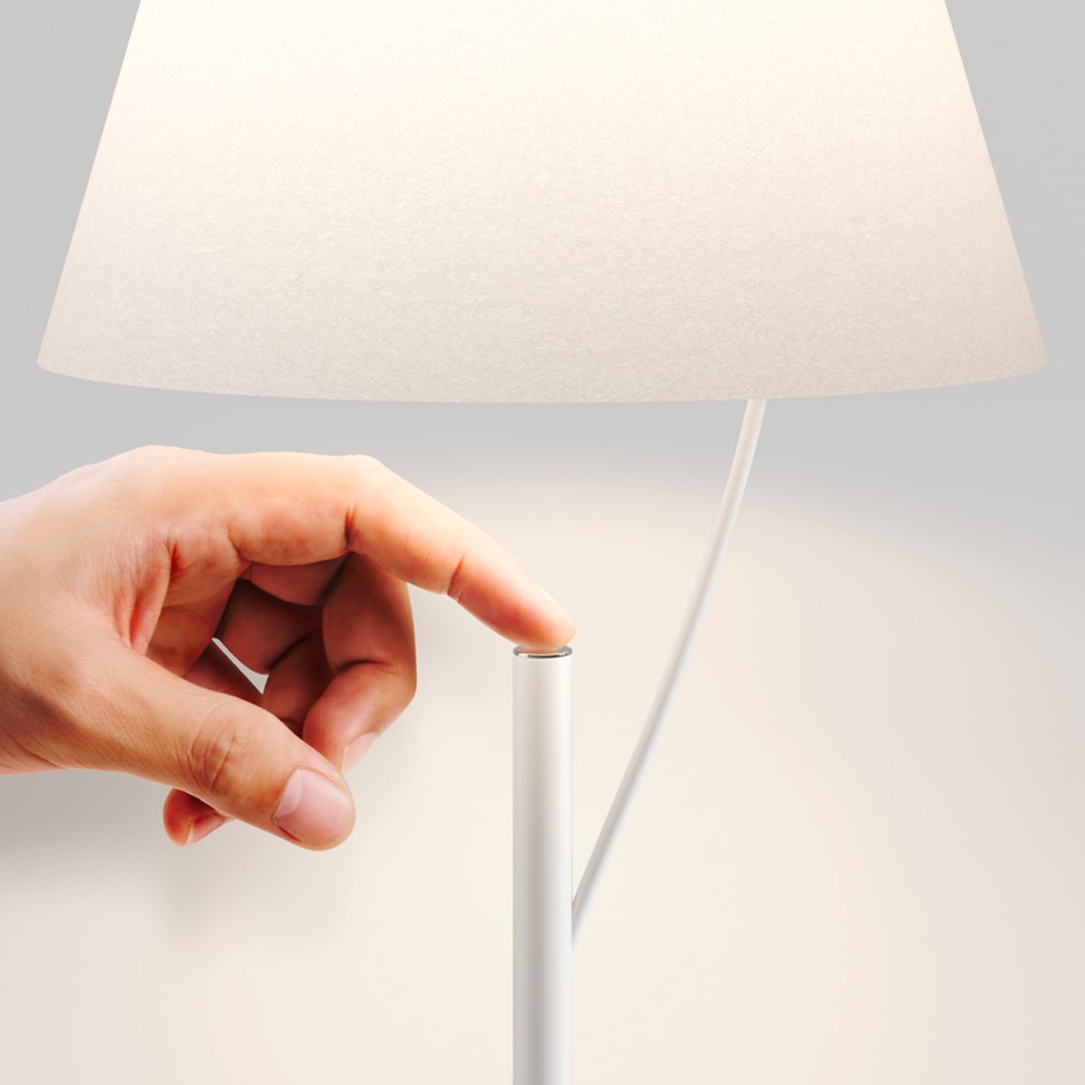 Lodes Hover Piantana