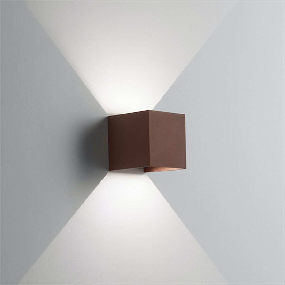 Isy Cube Applique Outdoor